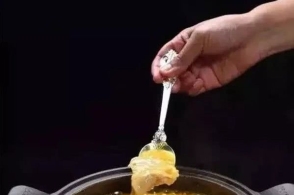 开云kaiyun官方网站_0-1落伍,5-2逆转!欧冠4冠王又踢疯了,3场狂轰23球(图1) 开云kaiyun官方网站