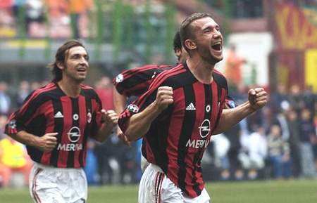 
AC米兰队史今天：2003年舍瓦双响卡卡助攻托马森 大胜后并列榜首|Kaiyun官方网站(图4)