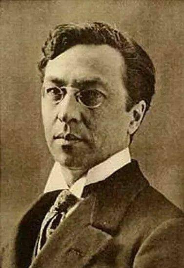 Kaiyun官方网站|
【石麟·美术】用经典启迪学生  用画笔致敬大师 ——石麟小学《致敬经典 走近大师》学生美术素养提升系列运动（四）(图3)